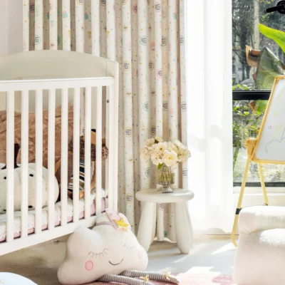 Party print curtain with pastel birthday motifs for kids’ room