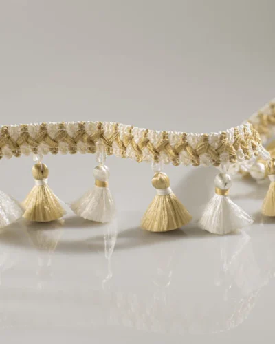 Classic Weave Tassel Fringe Trim – Light Beige Close-up Detail