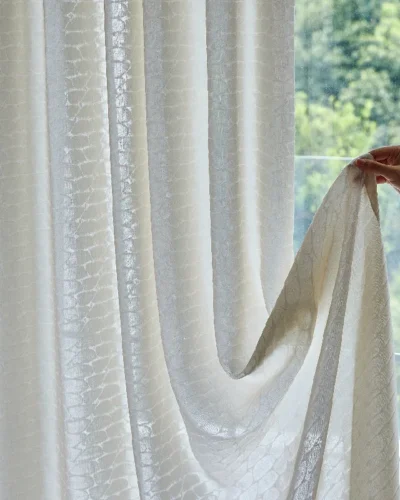 Echo Leaf curtain with double-layered jacquard voile fabric