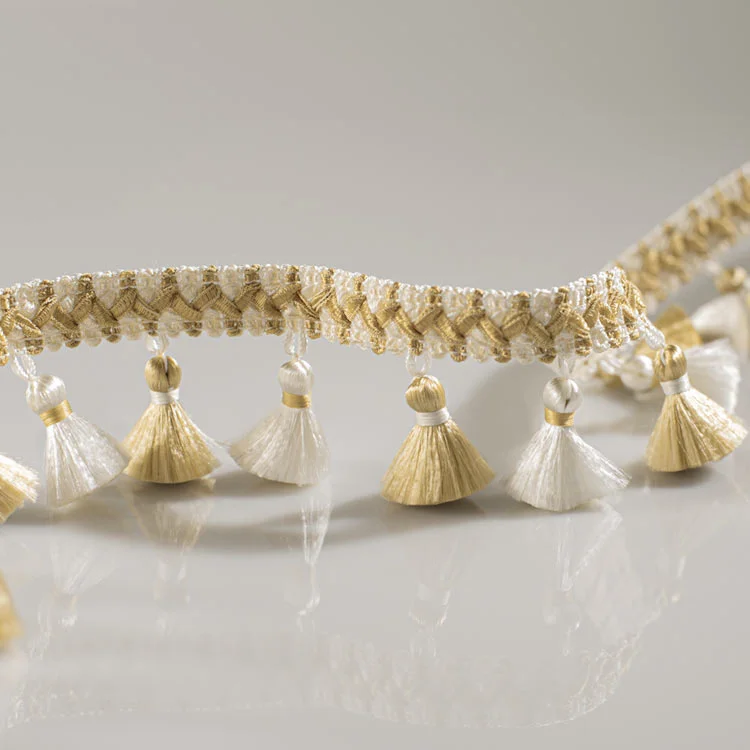 Classic Weave Tassel Fringe Trim – Light Beige Close-up Detail