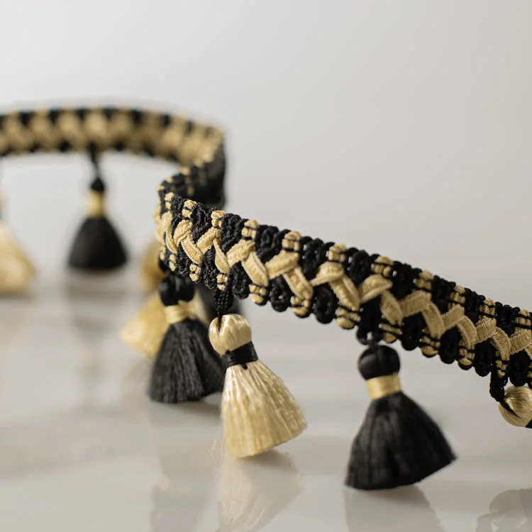 Classic Weave Tassel Fringe Trim – Light Beige Close-up Detail