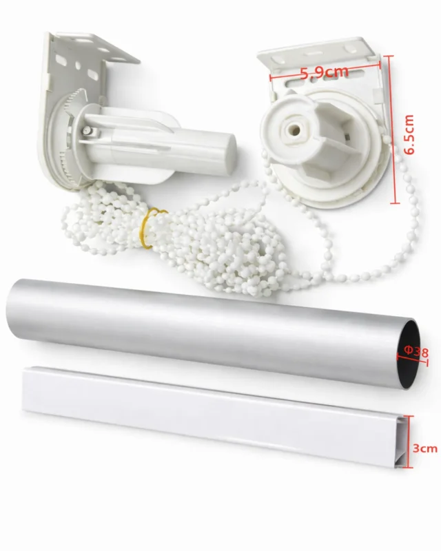 Manual chain-control square head for roller blinds with bracket, chain, tube, and bottom bar